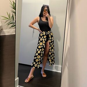 FOREVER 21 Black Sunflower Button Maxi Skirt